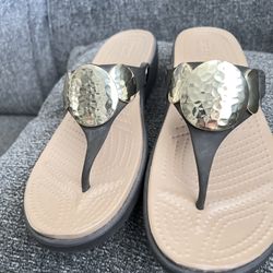 Woman’s Shoes Size 9 & 9.5