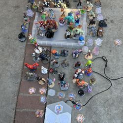 Disney Infinity Huge Lot w/ 60+ Figures, Portal & Power Discs