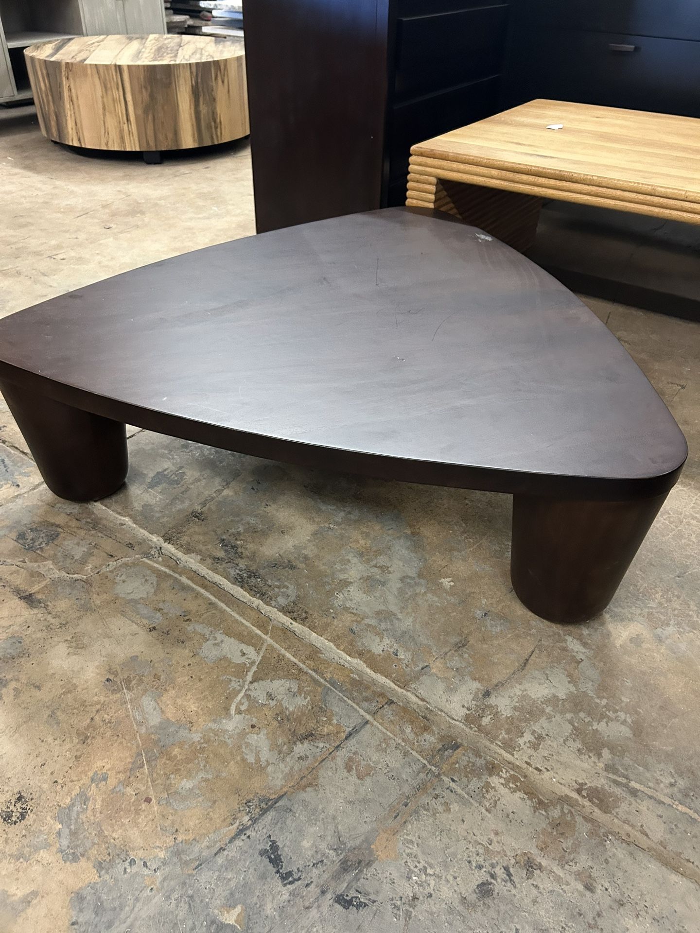 Nesting coffee table