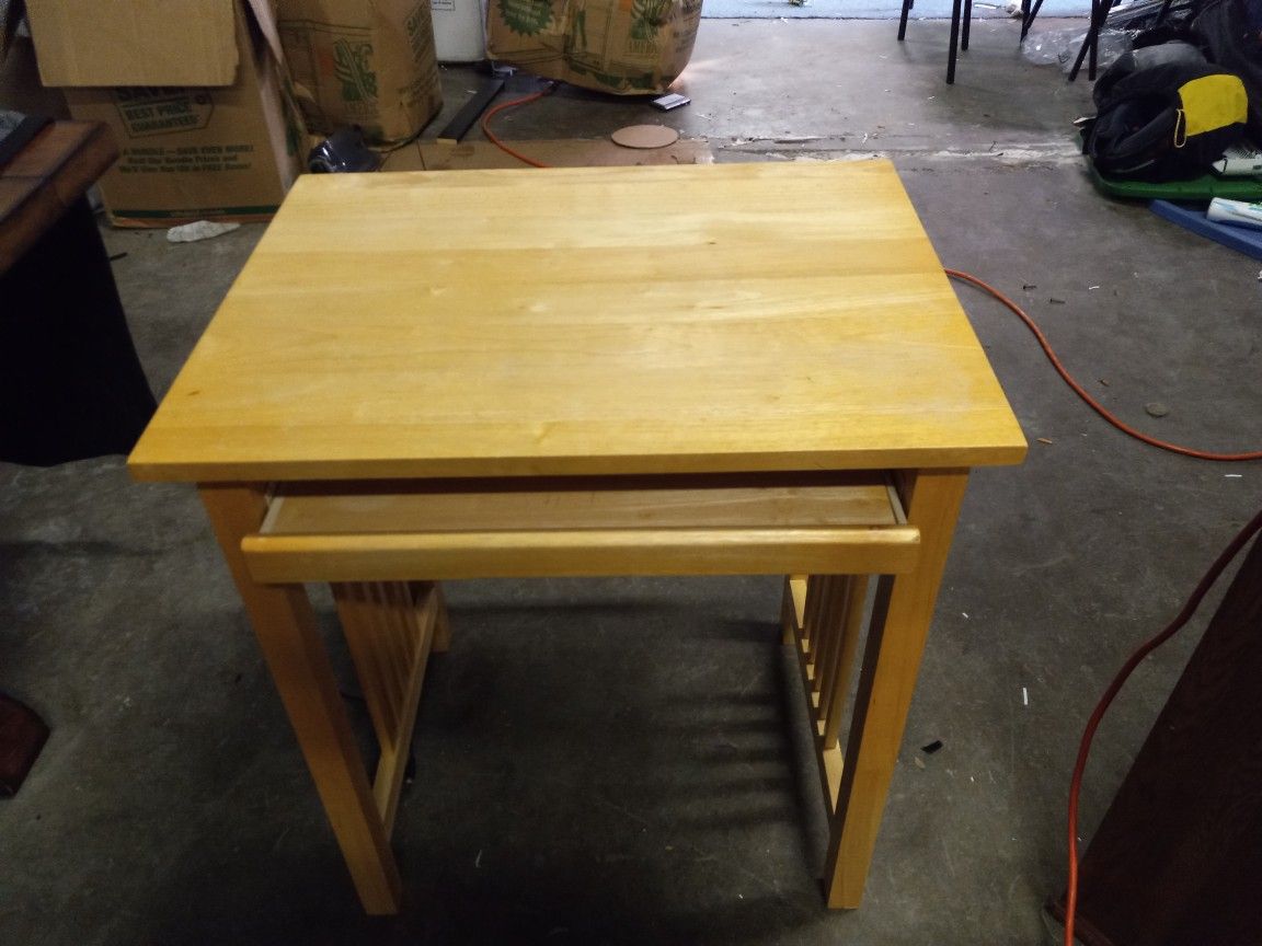 Small Table With Sliding Shelf For Keyboard