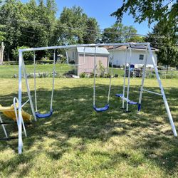 Used Swing Set 