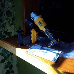 DeWalt. 20 V New.  XR.  Grinder.    Brushless.   Battery.  4.0  AH