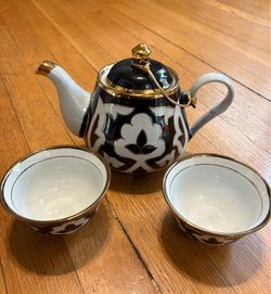 Beautiful Tea Set – Teapot + 2 Cups