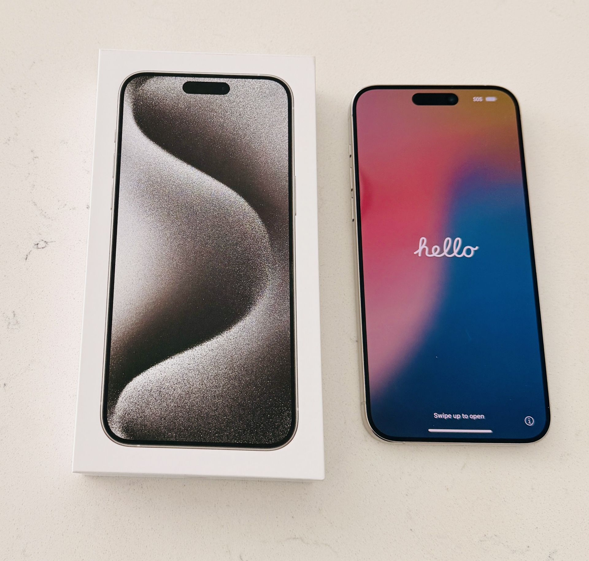 Unlocked iPhone 15 Pro Max White Titanium 256 GB