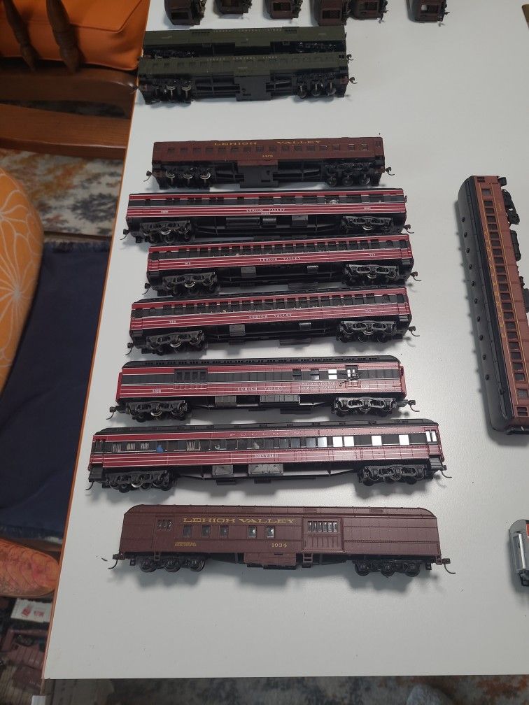 H O Passenger Cars. Different brands