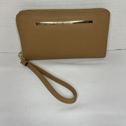 Steve Madden Light Brown Leather Wristlet Pocket Wallet. 8X4.5"