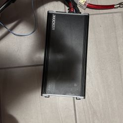 Car Speakers 2 L7 12s Kickers With a 3400 Watt Kicker Amp