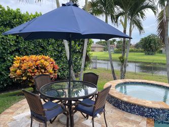 Patio Table w/4 Chairs