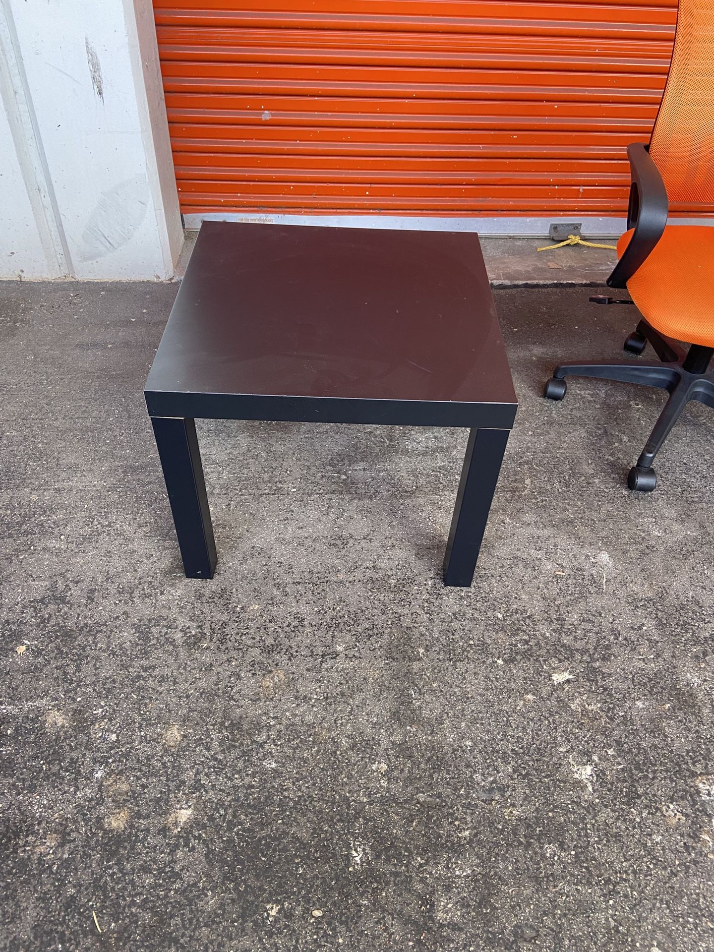 Small Black Tables