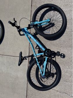 Haro Flight Line 24 kids mountain bike