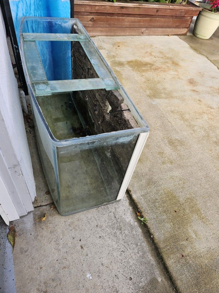 100 gallon fish tank FREE