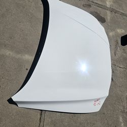 Hyundai Elantra  Hood Oem 24 to 26