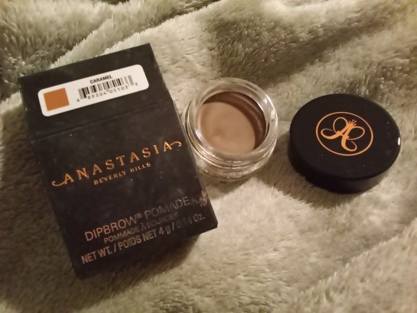 Anastasia Beverly Hills Dip Brow Pomade