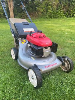 Honda HRR 216 Self Propelled Lawn Mower