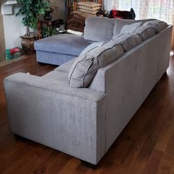 Altari Alloy 2 Piece Sectional Sofa With Chaise 🔥 Brand New 