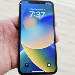 Att & Cricket iPhone XR Excellent Condition 64GB Nice Size 6.1 Inch Screen 