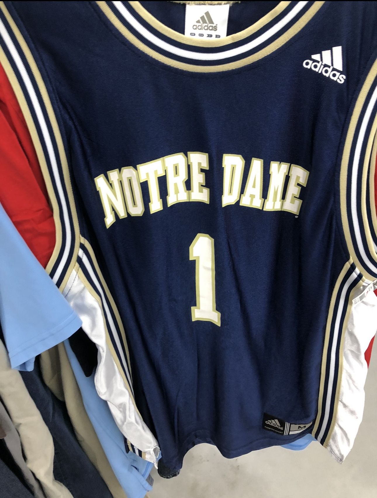 Notre dame basketball Jersey Size m