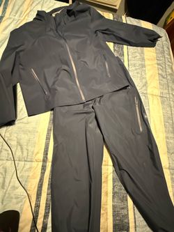 Alo Alpha Shell Windbreaker