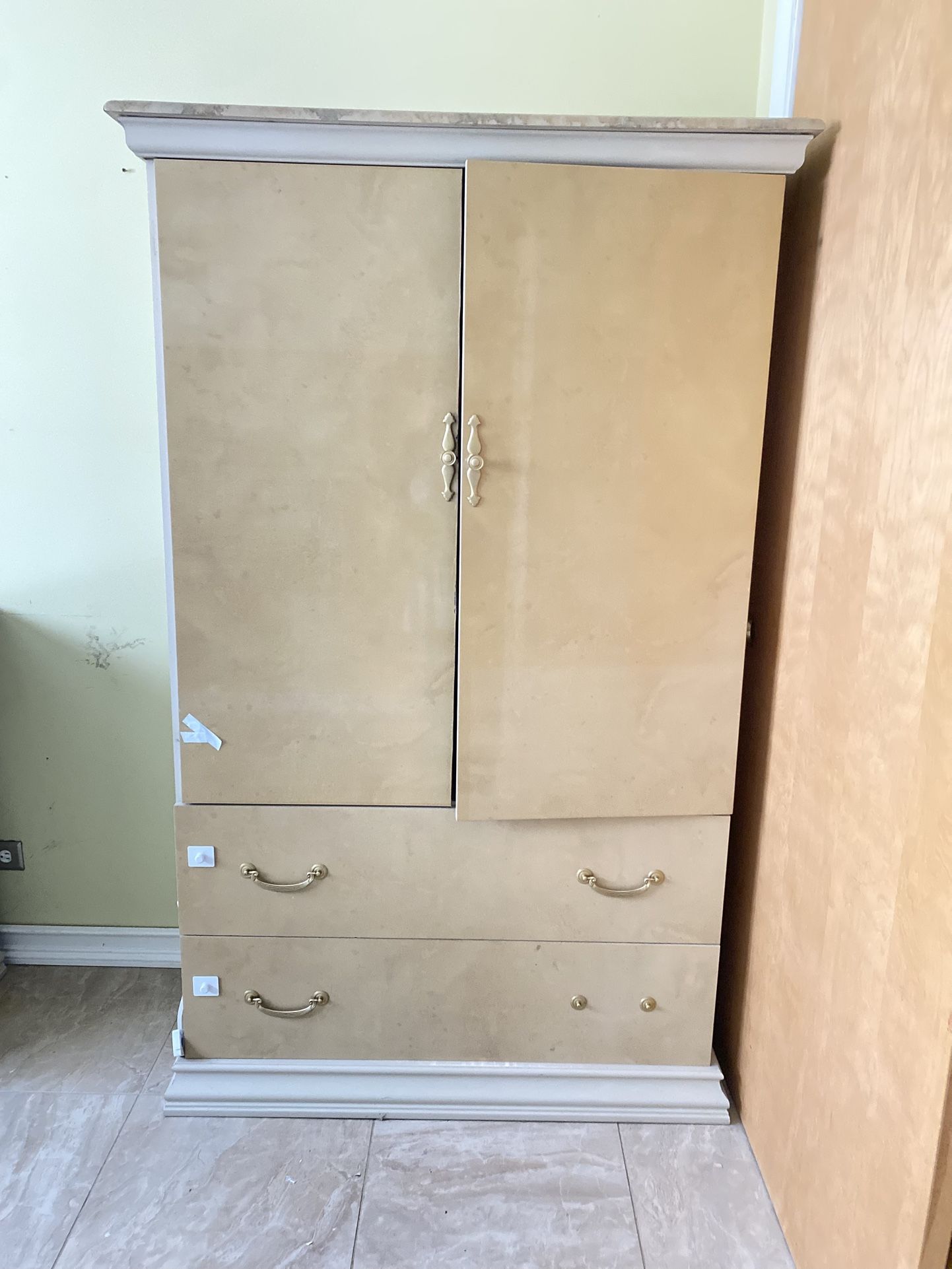 Free Cabinet/Closet