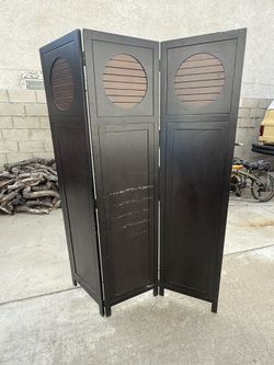 Beautiful Room Divider, Accordion Partition