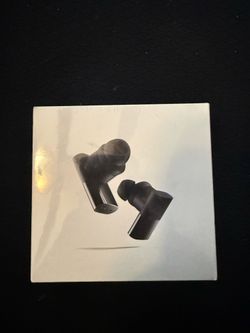 Status Between 3ANC earbuds