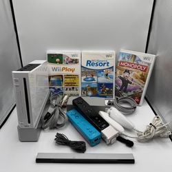 Nintendo Wii Video Game Bundle With Wii Sports Resort - White System - TESTED!