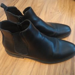 J. Ferrar Men's Blake Flat Heel Side Zippered Chelsea Books Black Size 9 1/2 M