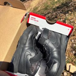 Boys Toddler Nike Booted Size 11c