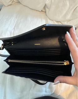 Like New Burberry Bag for Sale in Aliso Viejo, CA - OfferUp