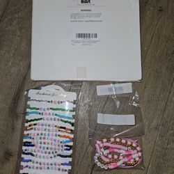 Taylor Swift friendship Bracelets 