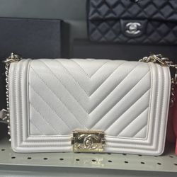 Chanel Boy Bag Medium 