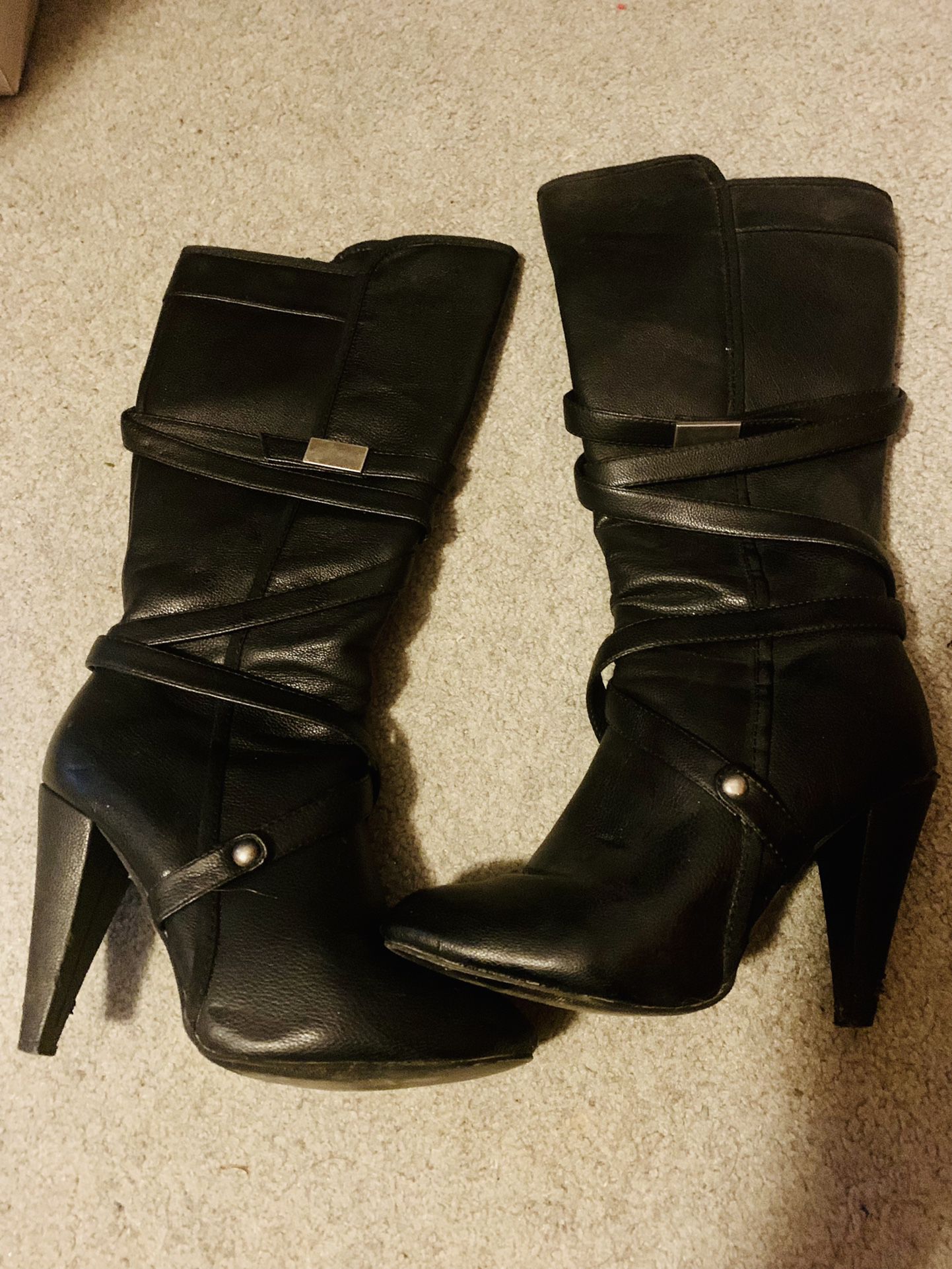 Woman Black Boots With Heel 