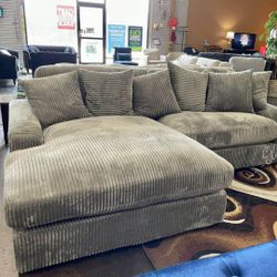 Lindyn Fog 3-Piece Right-Arm Facing Sectional With Chaise
Ashley Furniture