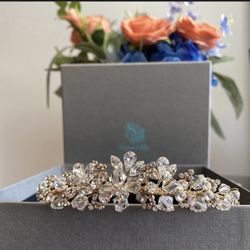 Sparkling Crystal  & Cubic Zirconium Tiara Gold 
