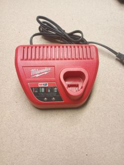 Milwaukee M12 Charger