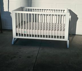 Crib and mattress