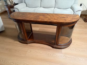 Entertainment table
