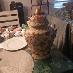 Decorative Ceramic Vase With Lid 