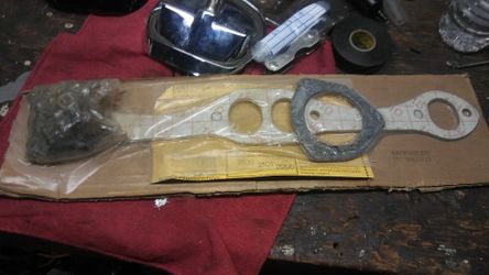 Hooker header Chevy gaskets