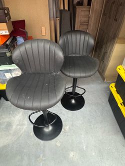 Pair of Black Adjustable Bar Stools – Modern Style