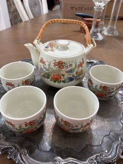 Japanese Porcelain Tea Set with 4 Cups