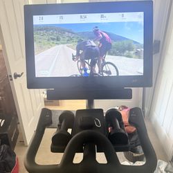 NordicTrack S22i Studio Bike Like New, Stationary Bike