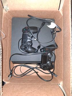 Ps4 including 2 controllers