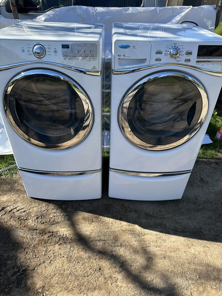 Whirlpool Washer And Dryer Laundry Set