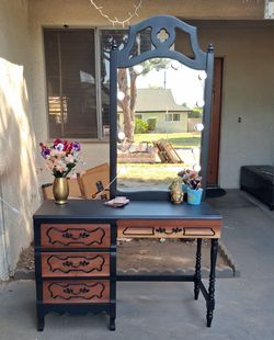 4 Drawer Vanity with Mirror and Hollywood Lights- Black with Walnut