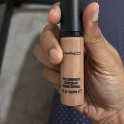 MAC Pro Long Wear Concealer NW30