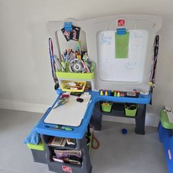 Step 2 Art Creations Desk With Easel 