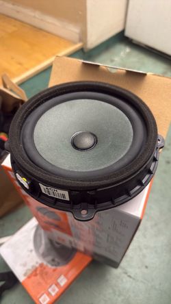 Stock 6in speakers