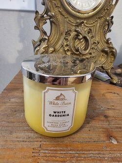 White barn Gardenia candle
