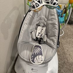 Mamaroo swing like new.